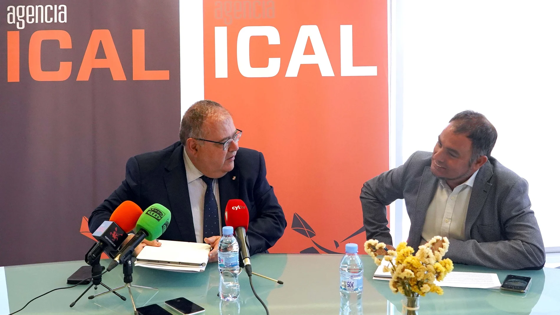 El consejero de Sanidad Alejandro Vázquez participa en un desayuno informativo de la Agencia de Noticias Ical