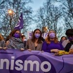 Verstrynge, Belarra, Montero y simpatizantes de Podemos, en una manifestación del 8-M