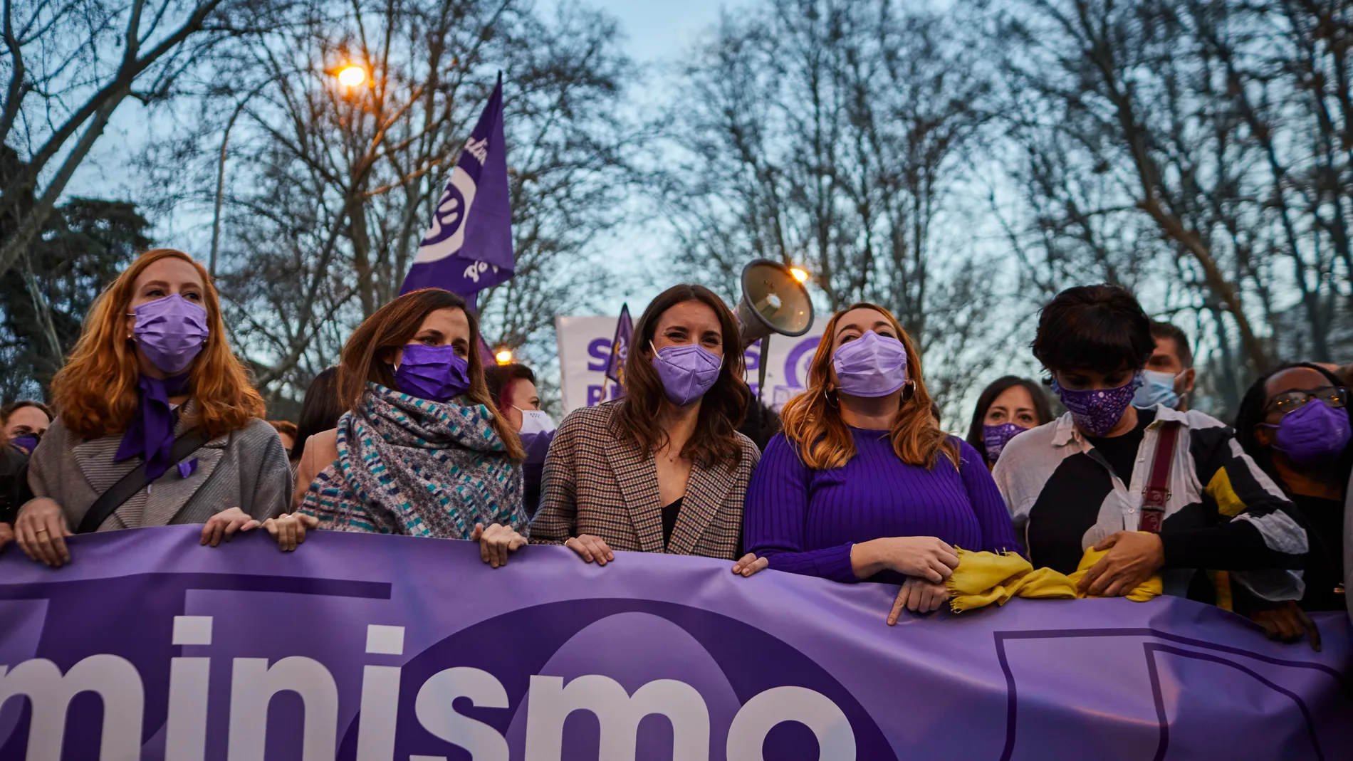 Verstrynge, Belarra, Montero y simpatizantes de Podemos, en una manifestación del 8-M