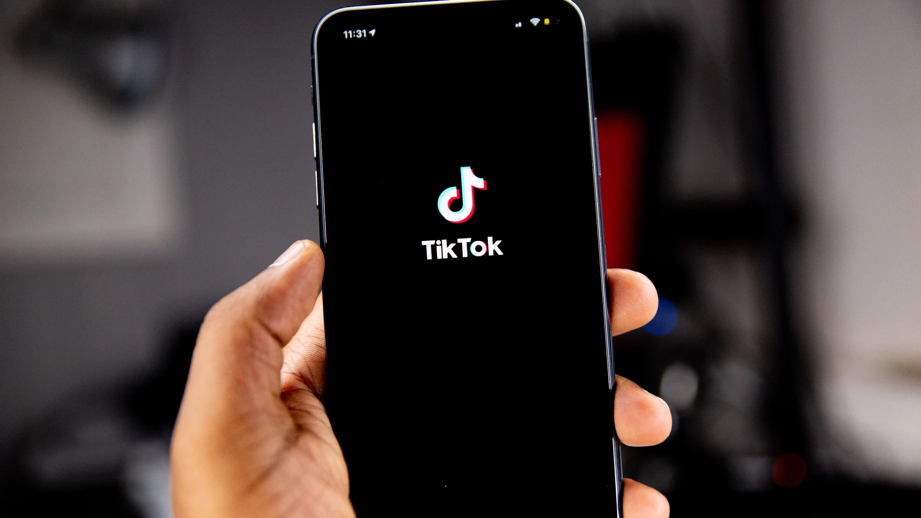 Cómo evitar que TikTok te llene la memoria del móvil