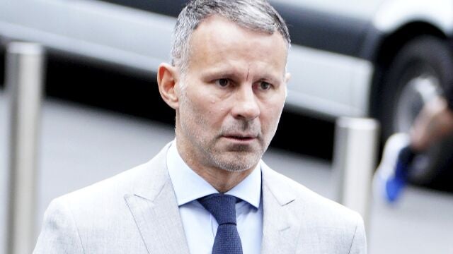 Ryan Giggs, antes de entrar al juicio contra Kate Greville
