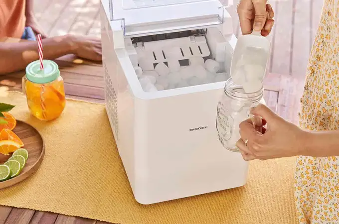 Lidl arrasa con la máquina para hacer cubitos de hielo en casa 