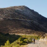 Una montaña arrasada por el incendio de la Vall d' Ebo
