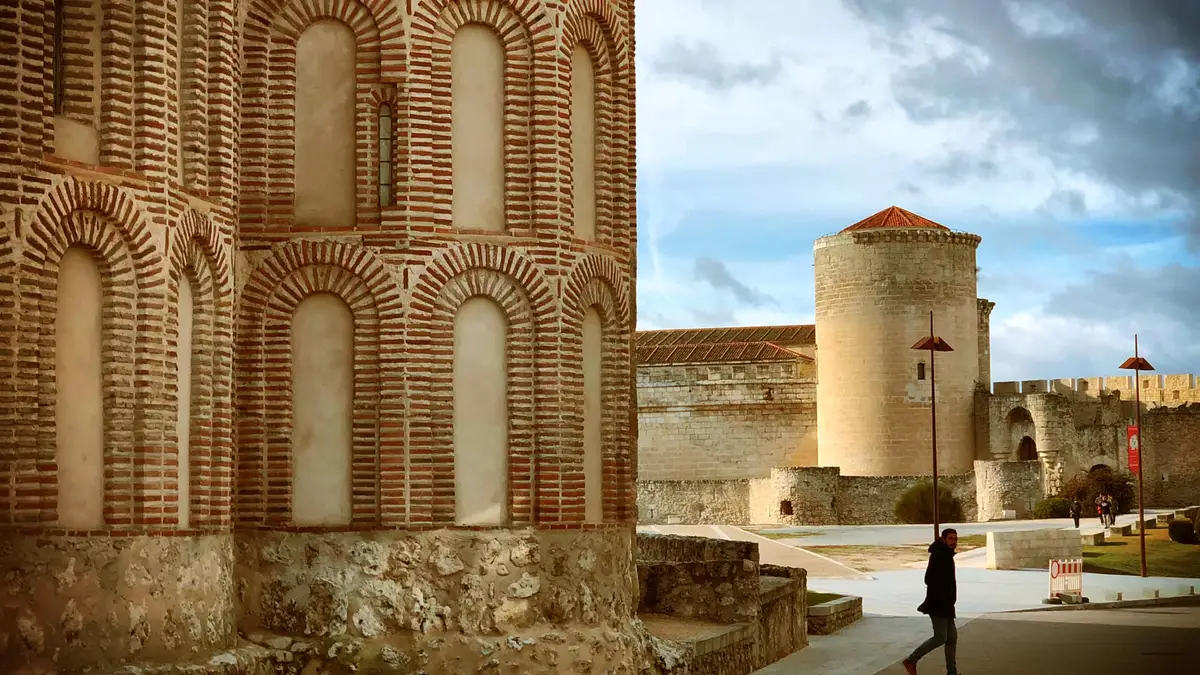 El impresionante pueblo medieval que está considerado como un “Museo Viviente”