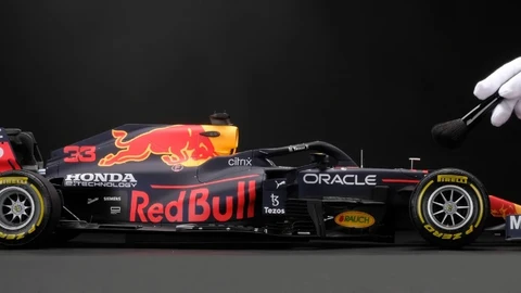 Réplica del Red Bull pilotado por Checo Pérez.