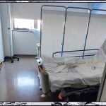 Imagen de los biombos instalados en el hospital de Torrevieja