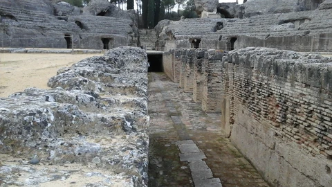 Foso del anfiteatro de Itálica. FERNANDO BARROSO/EUROPA PRESS (Foto de ARCHIVO)