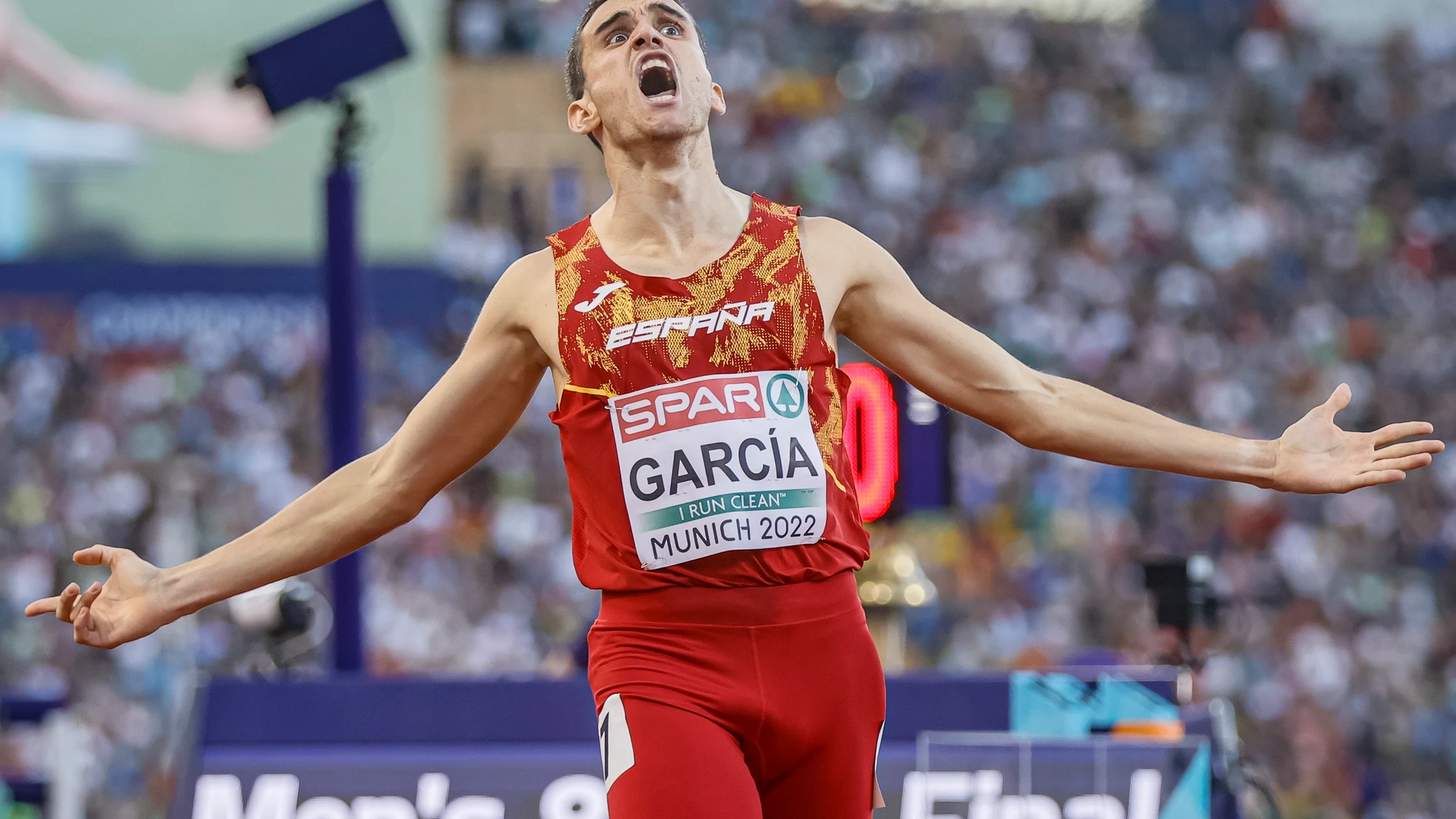Mariano García, nada más cruzar la línea de meta como campeón de Europa