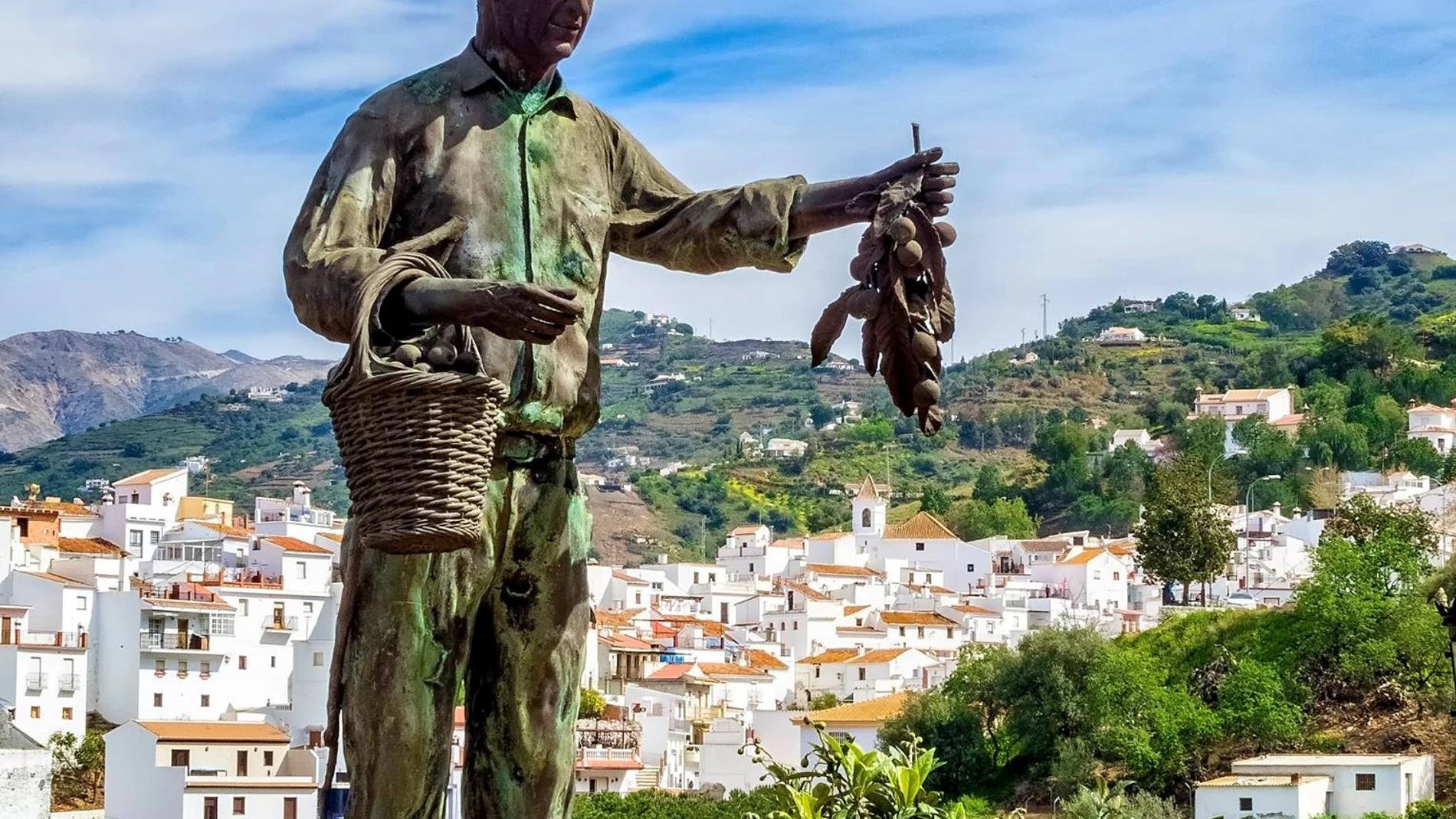 El municipio de Sayalonga está ubicado en la comarca de la Axarquía