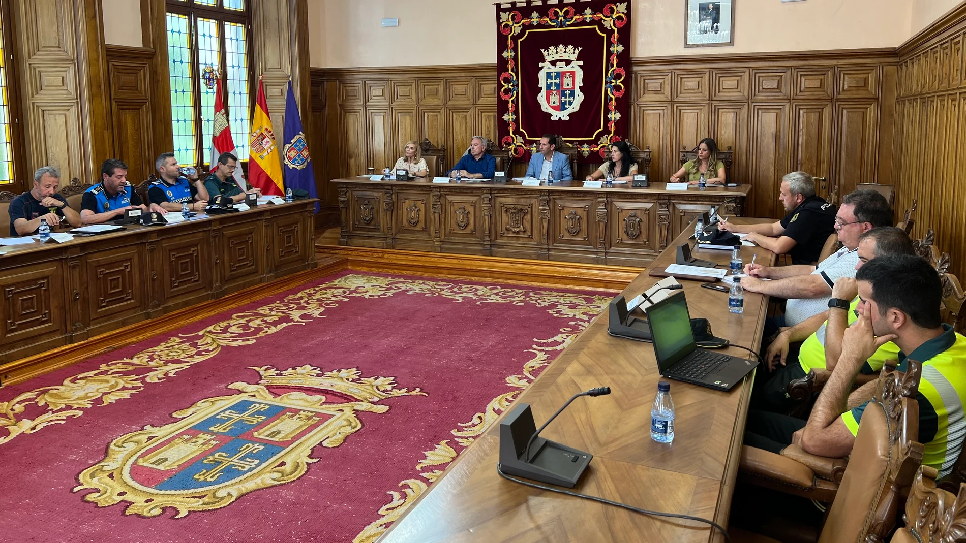 El alcalde de Palencia, Mario Simón, preside la Junta Local de Seguridad