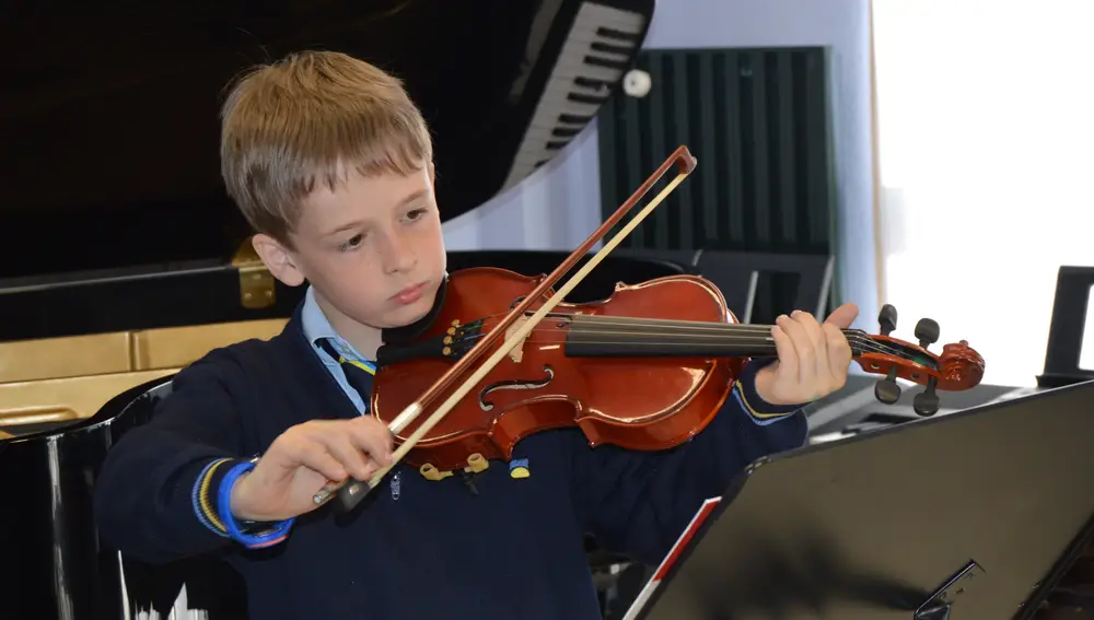 Clase de violín del Centro de Música Peñacorada