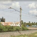 Las vías del tren, a su paso por Sanlúcar la Mayor