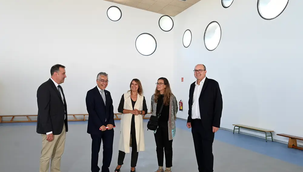 La consejera de Educación, Rocío Lucas, visita el Colegio de Educación Infantil y Primaria del barrio de Villímar, en Burgos