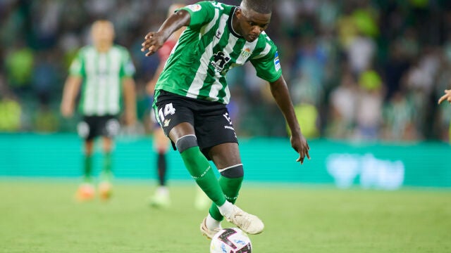 William Carvalho con el Real Betis.
