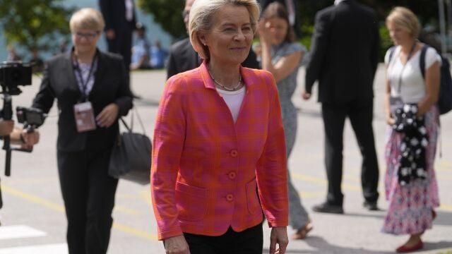 La presidenta de la Comisión Europea, Ursula von der Leyen, a su llegada a la cumbre de Bled, en Eslovenia, este lunes 29 de agosto de 2022