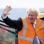 El primer ministro británico, Boris Johnson, en su visita de este martes a Dorset, al suroeste de Reino Unido