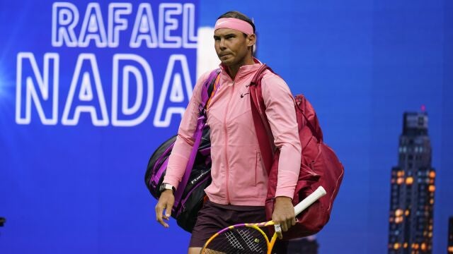 Rafael Nadal, entrando en la pista Arthur Ashe, la más grande del mundo