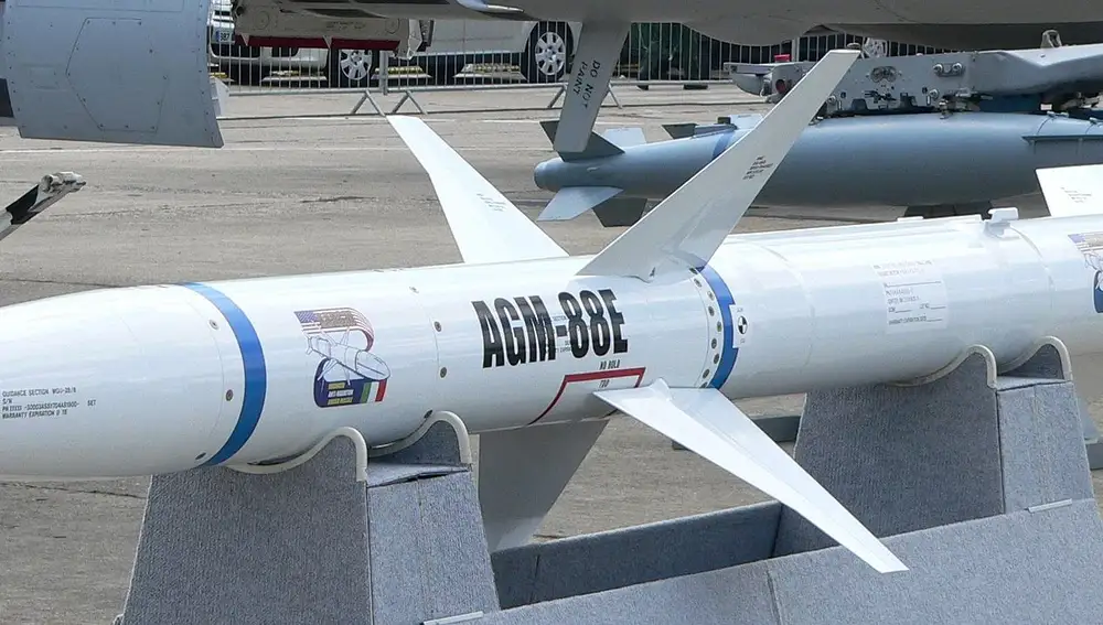 Un misil AGM-88