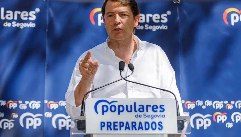 El presidente del PPCyL, Alfonso Fernández Mañueco, asiste a la paella con la que el PP de Segovia inicia el curso político