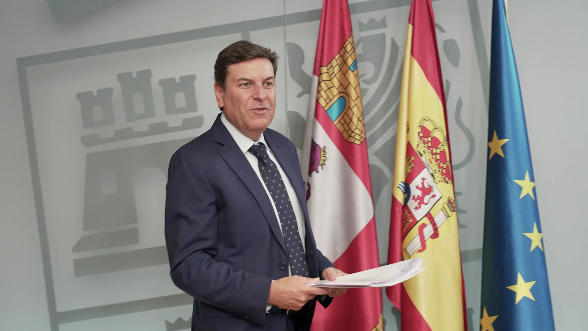 El portavoz de la Junta, Carlos Fernández Carriedo, momentos antes de atender a la prensa tras el Consejo de Gobierno