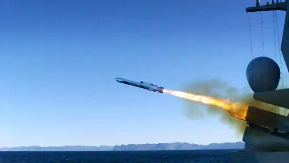 Lanzamiento de un misil NSM desde un buque de guerra