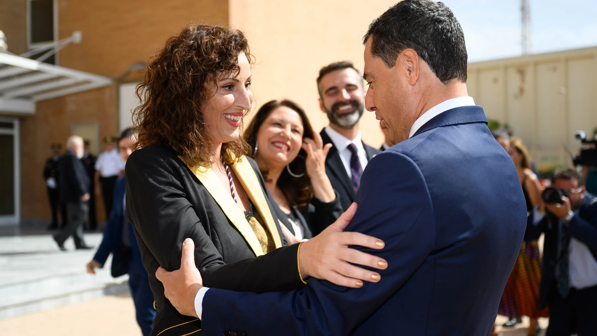 Juanma Moreno felicita a la nueva alcaldesa de Almería