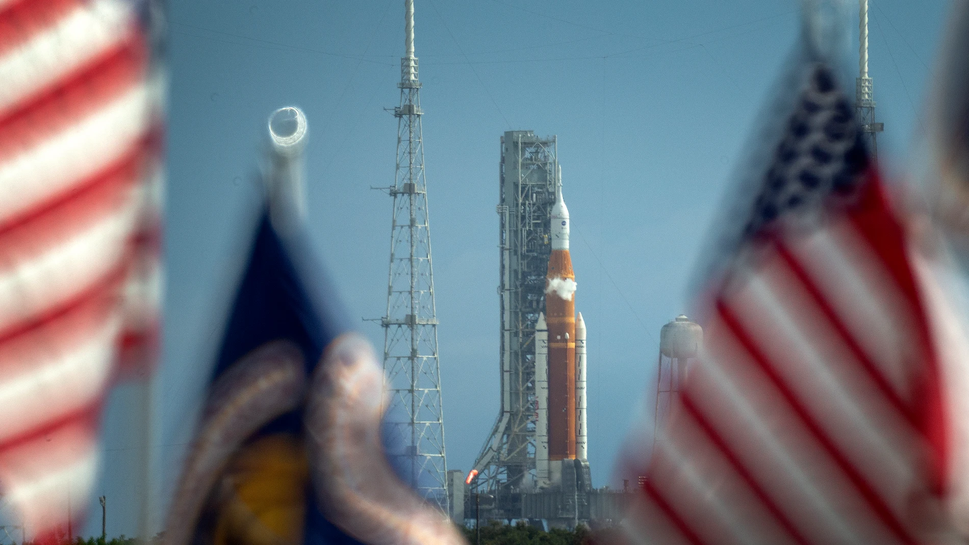 El cohete SLS, parte de la misión Artemis 1, listo para ser lanzado antes de su cancelación