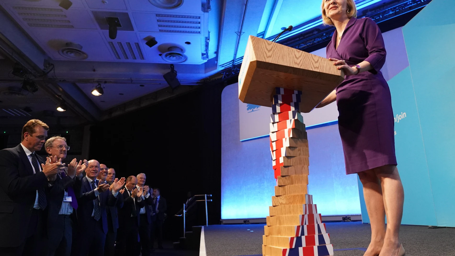 La nueva líder del Partido Conservador, Liz Truss, tras el anuncio de su victoria en el Queen Elizabeth II Centre, Londres
