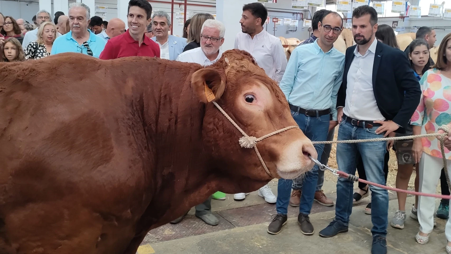 El secretario general del PSCyL, Luis Tudanca, en su visita a 'Salamaq 2022