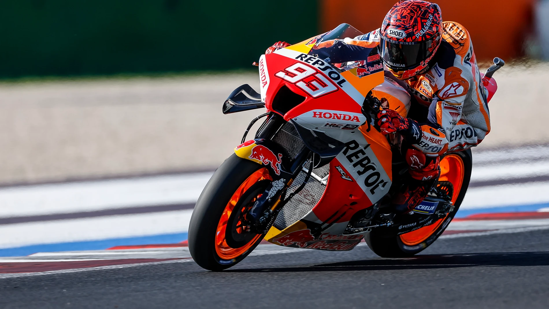 Marc Márquez ha vuelto a subirse a la moto tras su cuarta operación en el brazo derecho