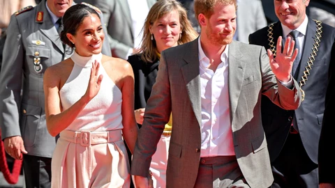 Los duques de Sussex a su llegada a Duesseldorf, en Alemania
