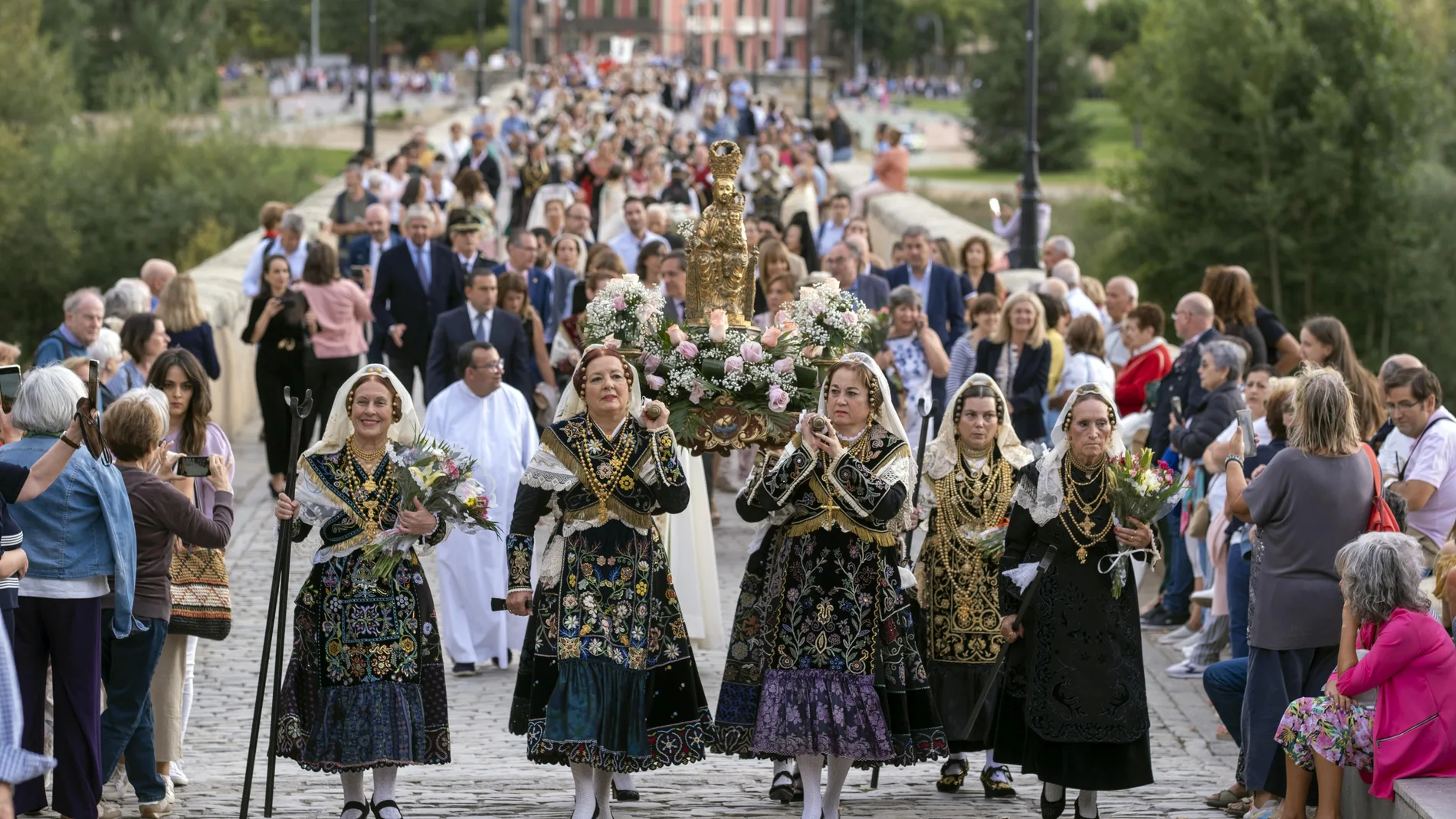 Procesión en honor a la Virgen de Santa María de la Vega, en Salamanca
