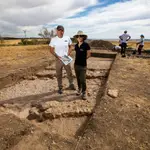 Visita al yacimiento arqueológico de Villalbilla en el que se han encontrado restos de la antigua Alcala de Henares de la época romana y que posteriormente cambio su ubicación.