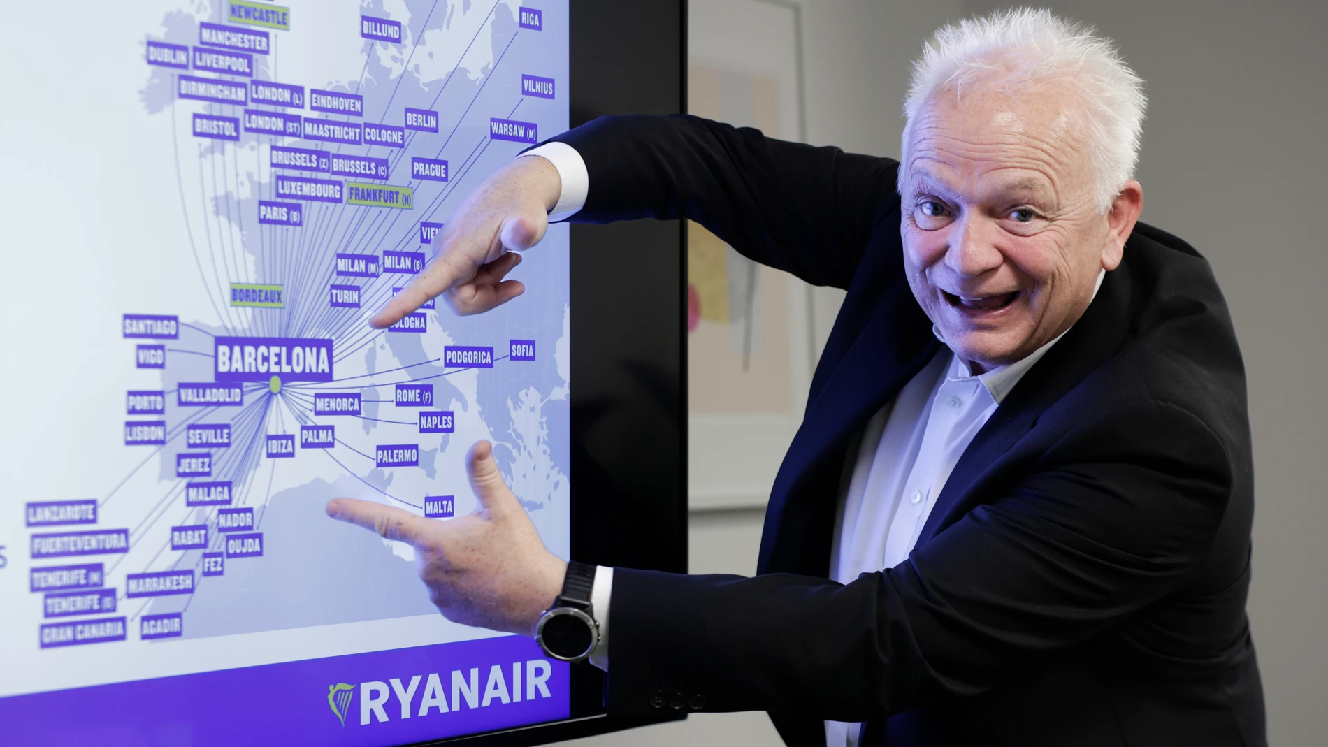 El consejero delegado de Ryanair, Eddie Wilson, durante la rueda de prensa que ofreció ayer en Barcelona