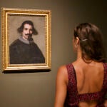 El retrato de Juan de Córdoba, que Velázquez realizó en su segundo viaje a Italia, se expone desde este jueves en el museo de 'Las Claras' de Murcia una vez que se descubrió que durante tres años fue canónigo del Cabildo de la catedral a mediados del siglo XVII. EFE/ Juan Carlos Caval