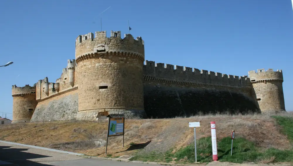 Imagen del castillo de Grajal de Campos
