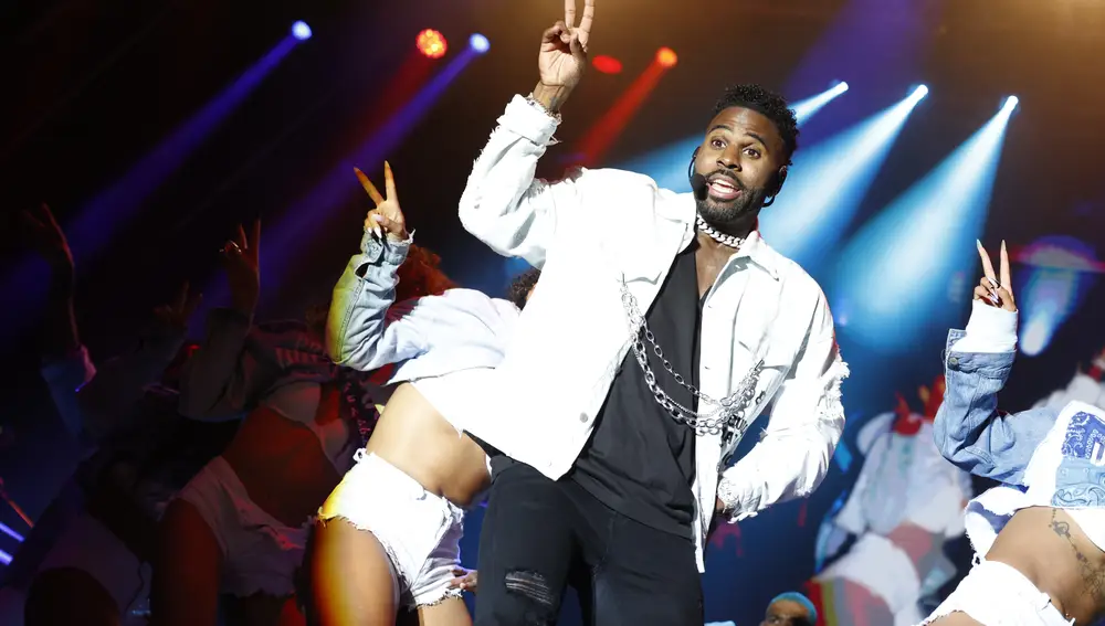 El cantante estadounidense Jason Derulo durante el concierto que ofrece hoy jueves en Valladolid, con motivo de las Fiestas de la Virgen de San Lorenzo. EFE/NACHO GALLEGO