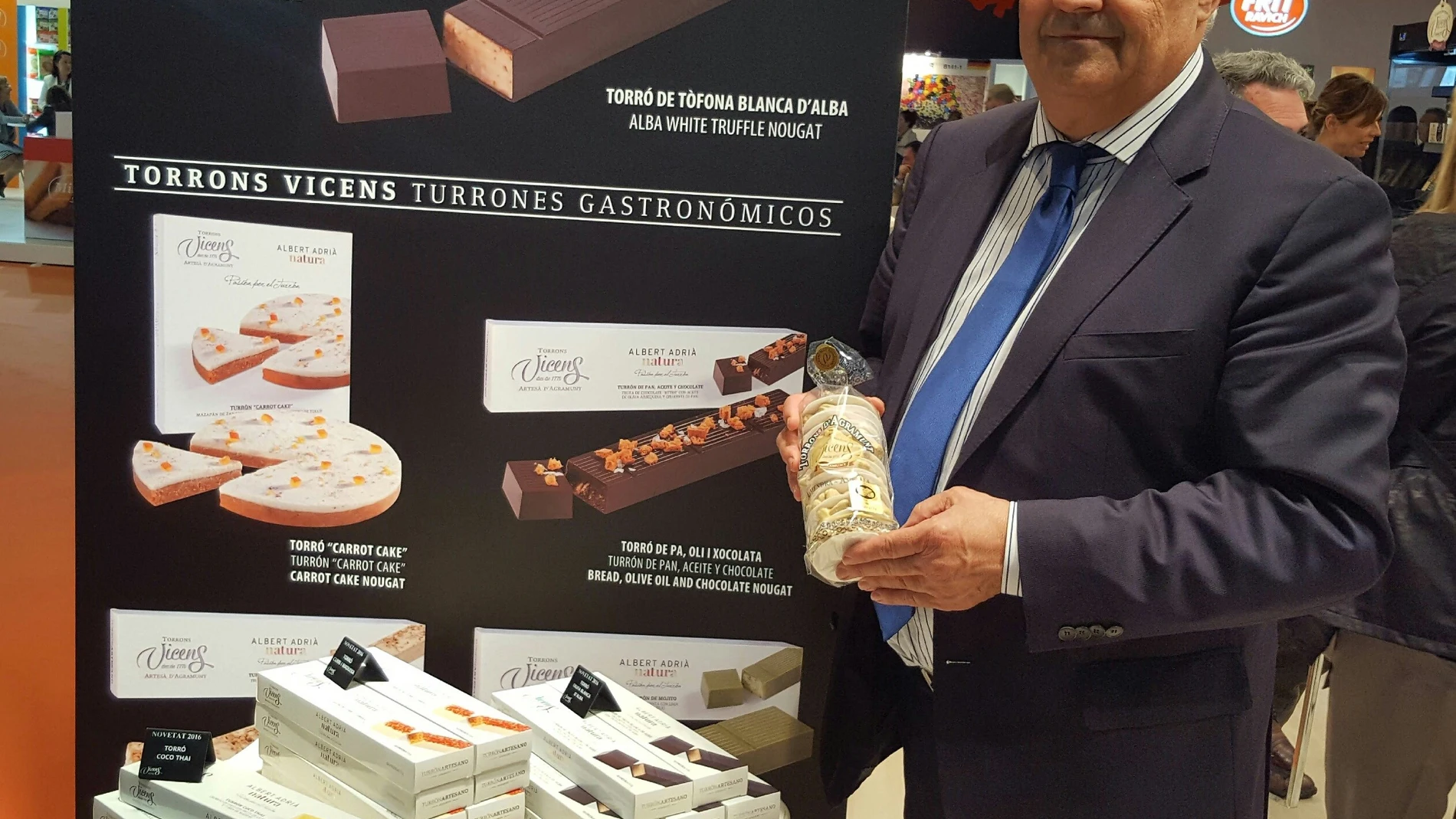 El propietario de Torrons Vicens, Ángel Velasco