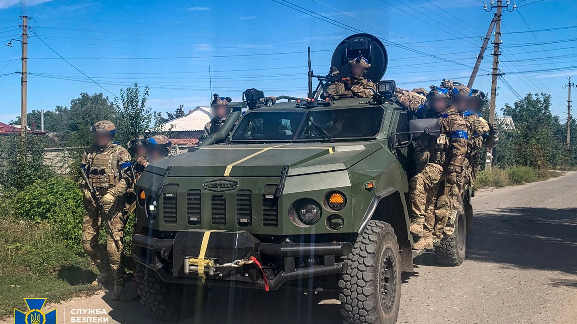 Vehículo blindado de las Fuerzas Armadas de Ucrania