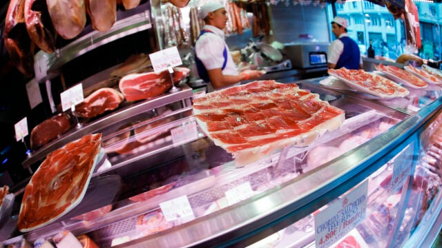 Los jamoneros de Trevélez defienden la denominación en contra de la IGP propuesta. EFE/ David Fernández