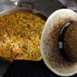 En el Concurso Internacional de Paella Valenciana de Sueca, la receta incluye caracoles, que no aparecen en esta lista
