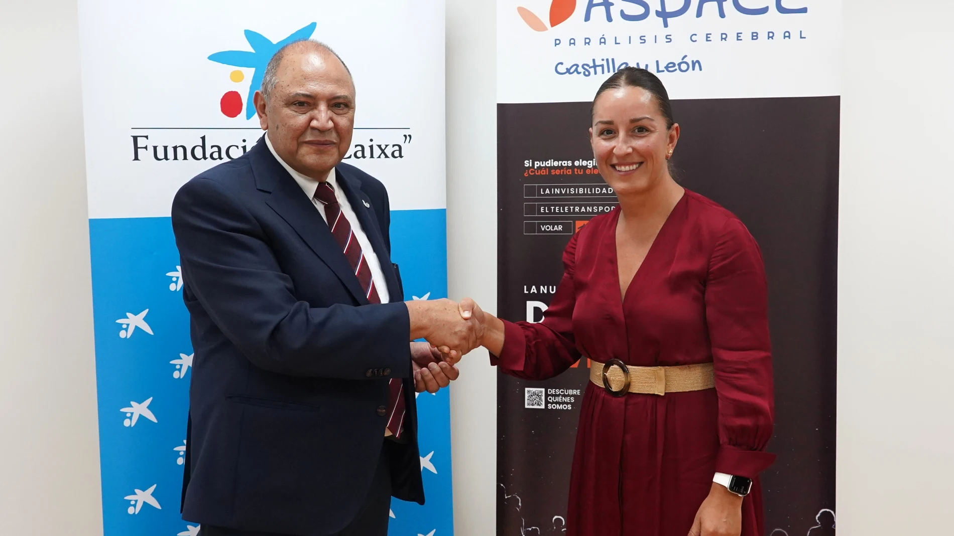 Aspace y la Fundación ''''la Caixa'''' suscriben un convenio para visibilizar a las personas con parálisis cerebral. En el acto de la firma participan el presidente de la Federación Aspace Castilla y León, Jesús Alberto Martín Herrero, y Natalia Díez Simancas, responsable de Acción Social Castilla y León de Caixabank