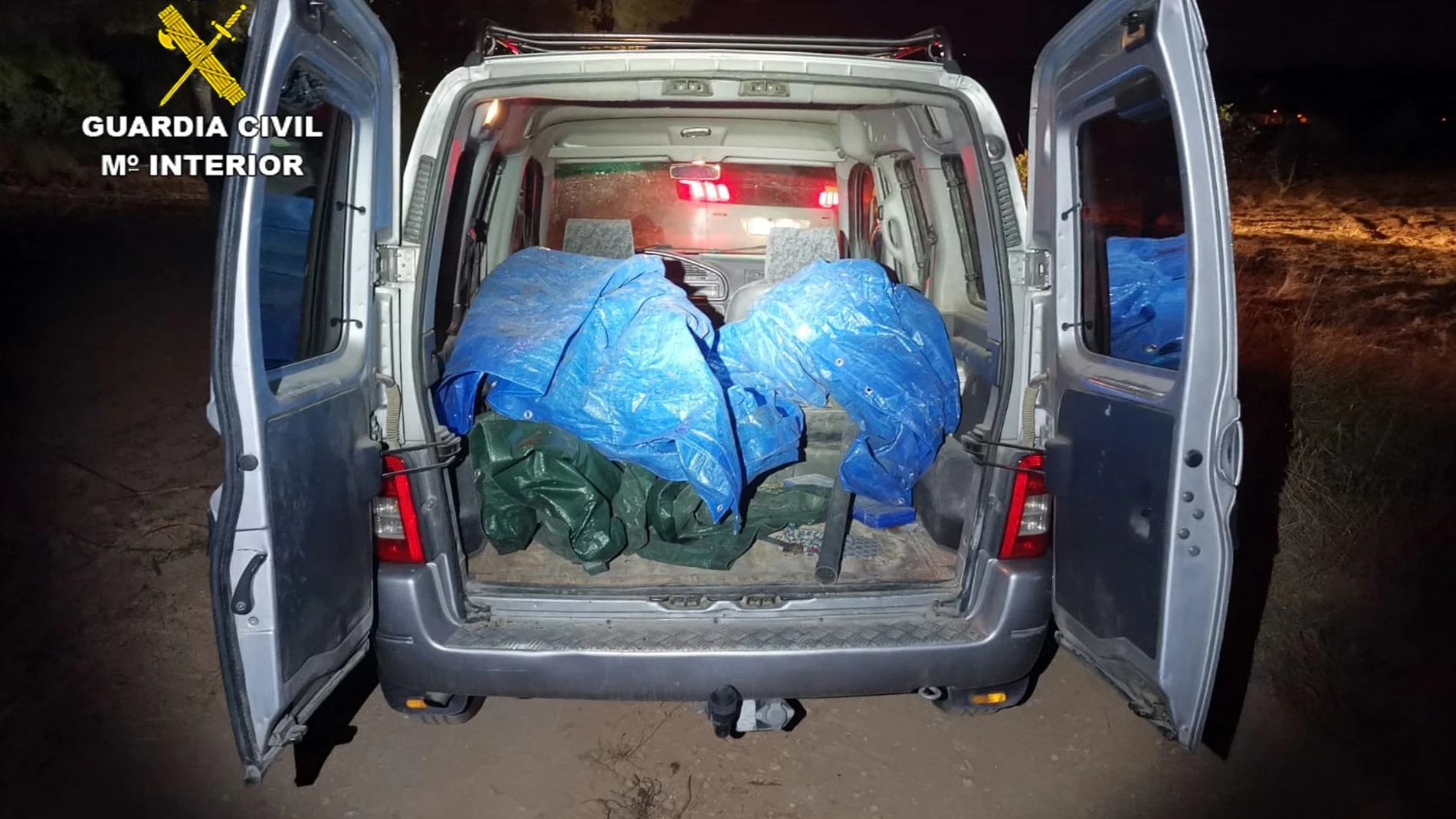 Imagen de efectos agrícolas recuperados por la Guardia Civil
