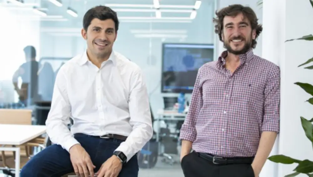 Ángel Sandoval (izq.) y Gustavo Aznar (der.), fundadores de Upgrade Hub.