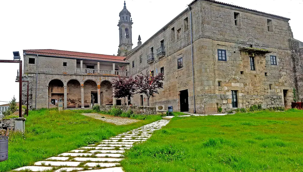 Antiguo monasterio en Xunqueira