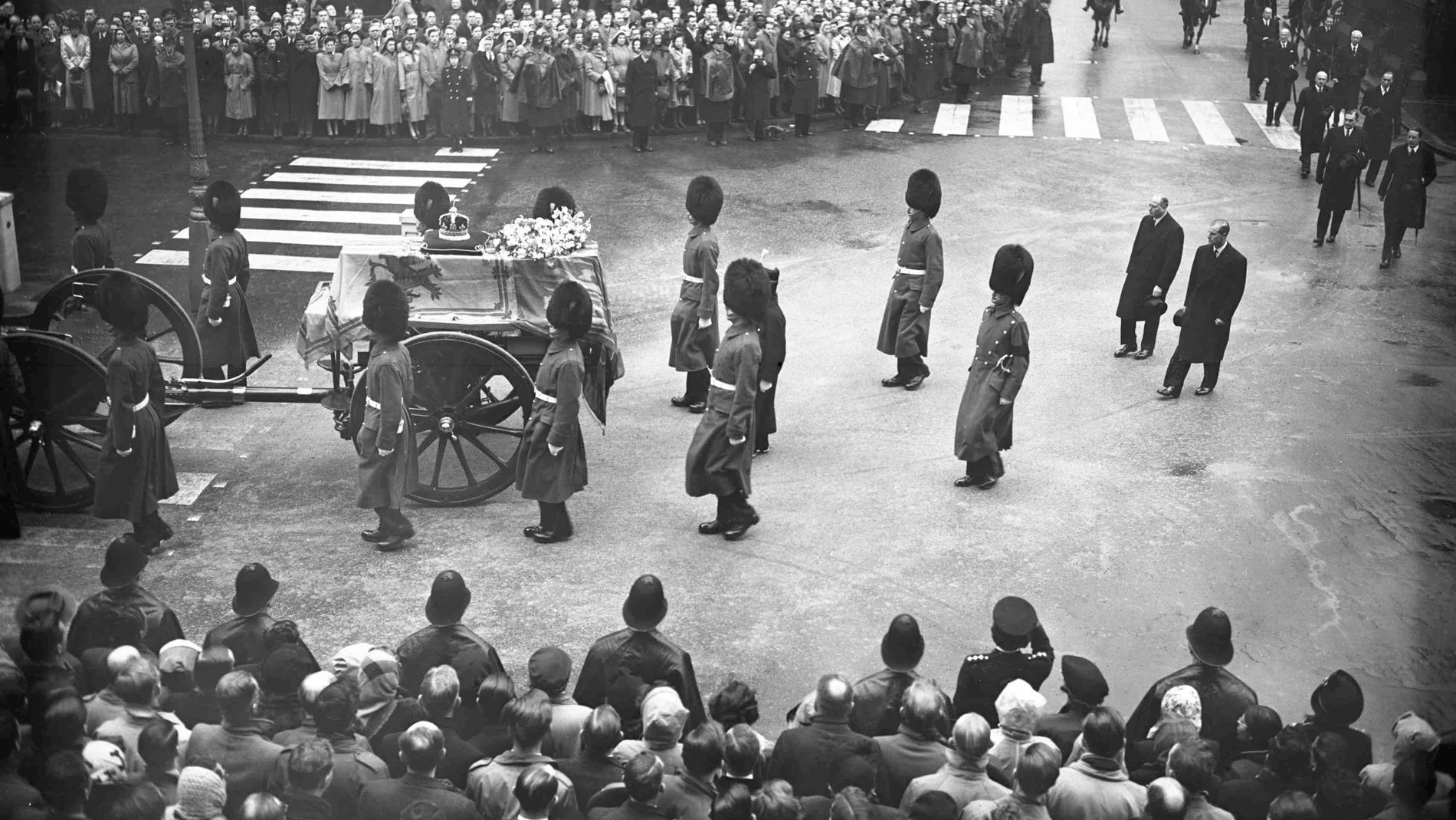 Cómo fue el funeral del rey Jorge VI, el padre de la reina Isabel II?