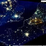 Investigadores de la UCM comprueban que las noches de Europa son cada vez "más brillantes" por la contaminación lumínica. En la imagen, Iluminación de Bélgica, Países Bajos y Alemania