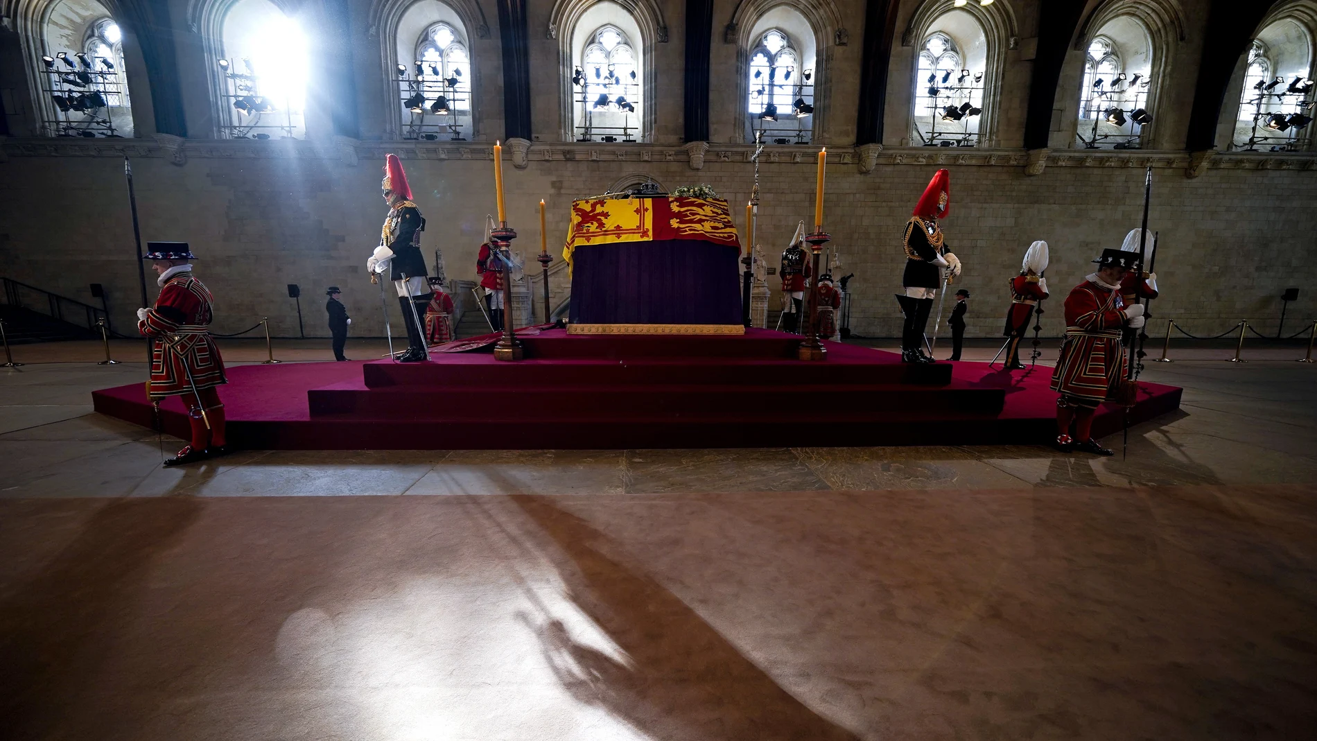 El ataúd de la Reina Isabel II permanecerá en Westminster hasta el lunes