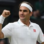Roger Federer celebra su triunfo en un partido en Wimbledon el pasado año
