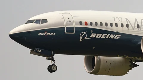 Un Boeing 737 Max hace un vuelo de prueba en Seattle en 2020